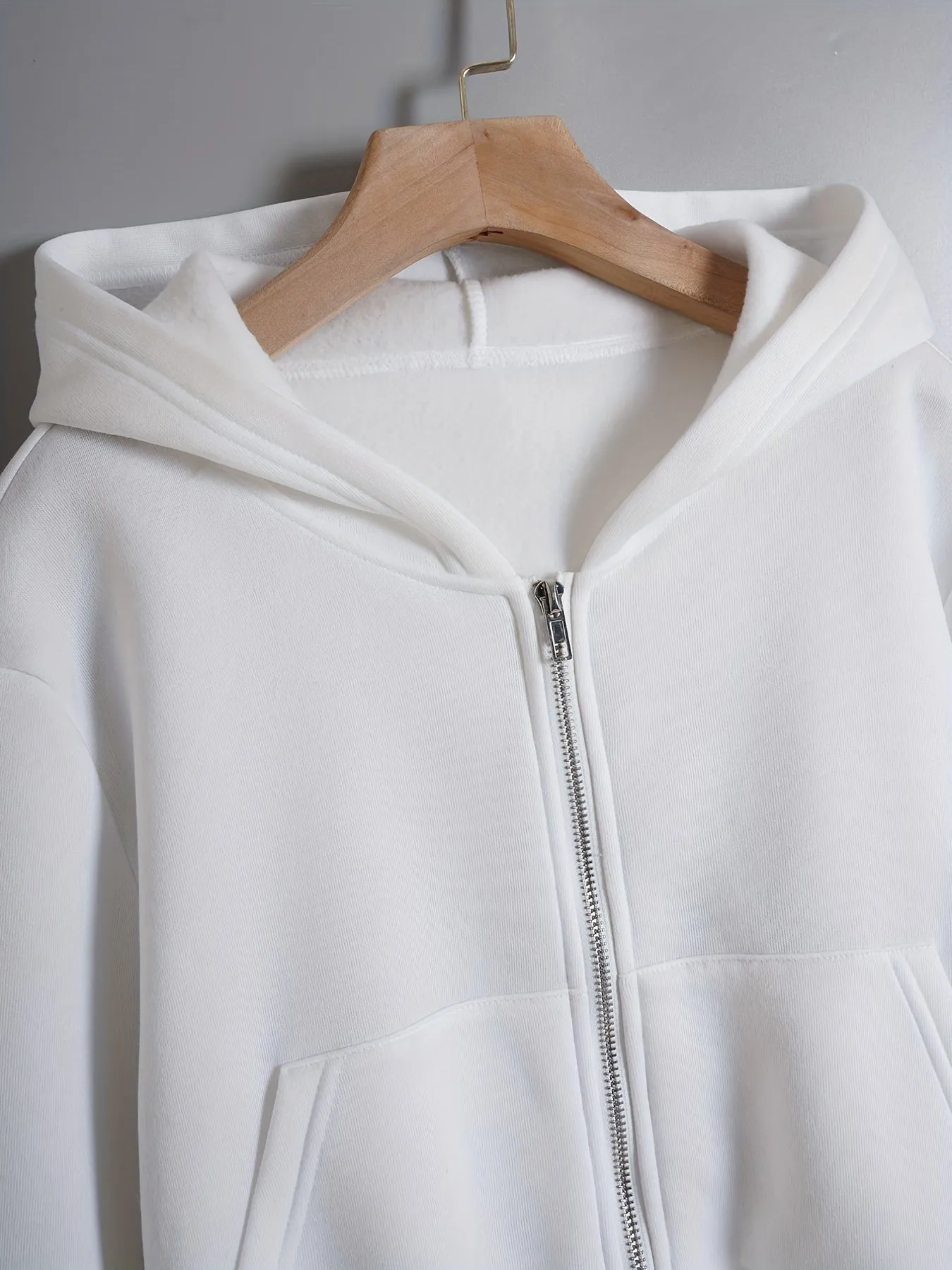 UltraComfy Womens ZipUp Hoodie for Stylish Crop Enthusiasts